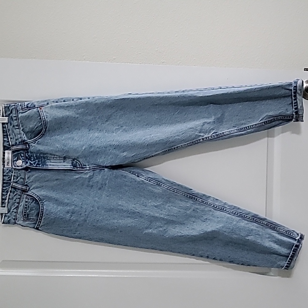 Zara High Waist Relaxed Fit Jeans